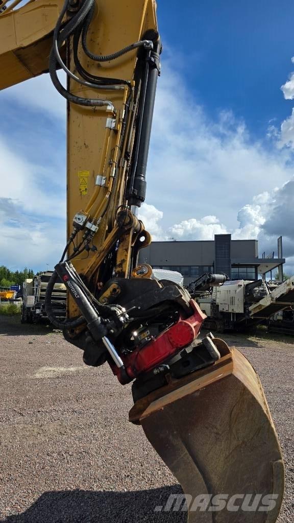 CAT 325FLCR حفارات زحافة