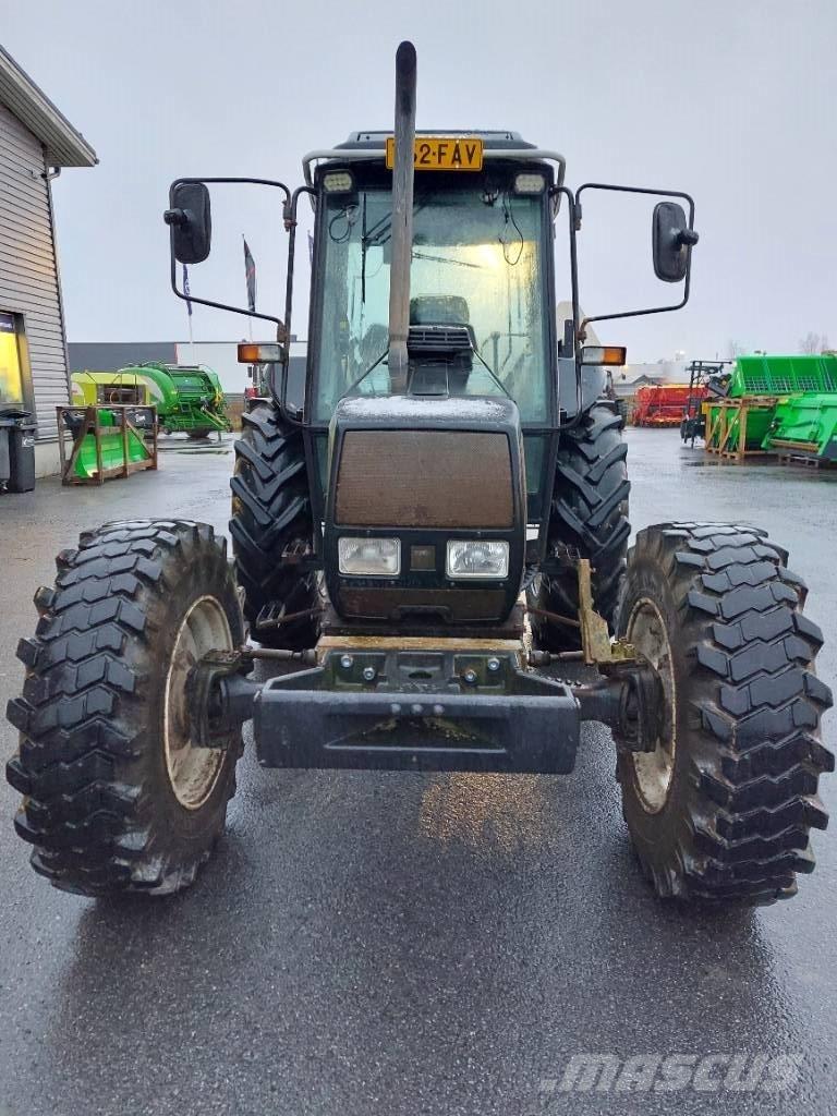 Valtra Valmet 900 الجرارات