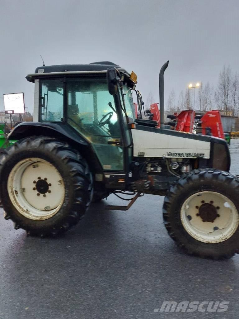 Valtra Valmet 900 الجرارات