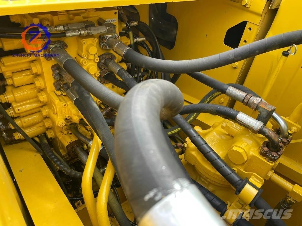 Komatsu PC 220-8 حفارات زحافة