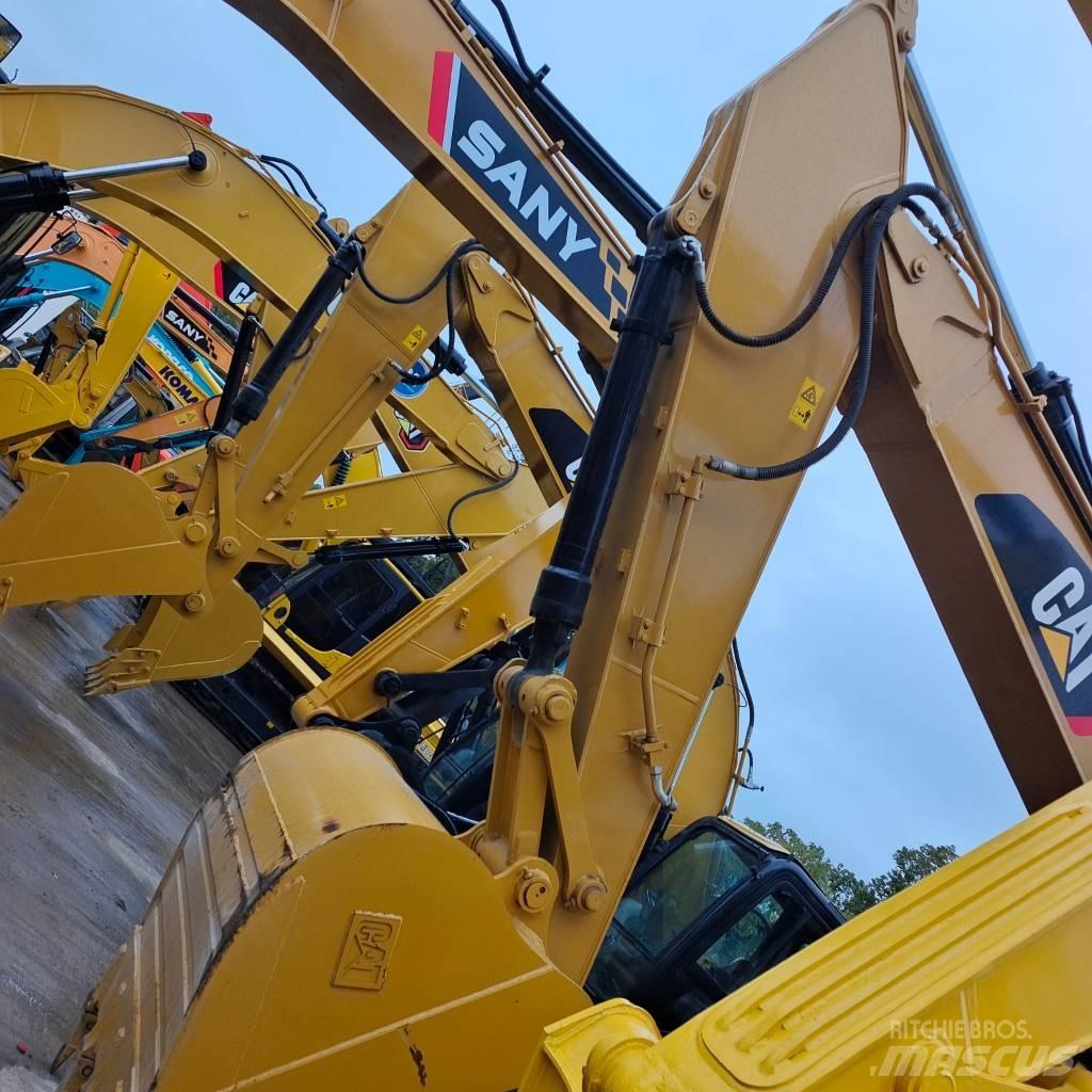 CAT 320 D حفارات زحافة