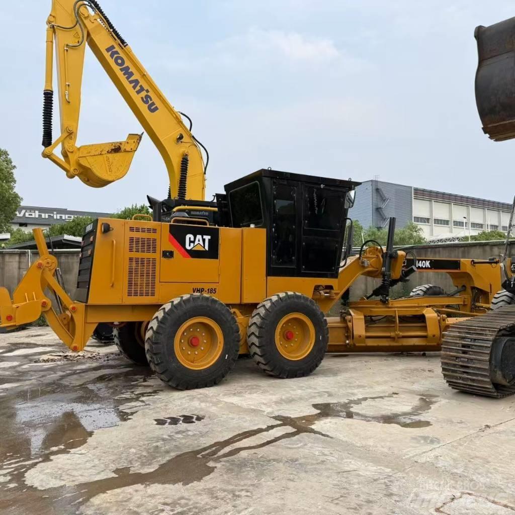 CAT 140 K معدات تمهيد الطرق