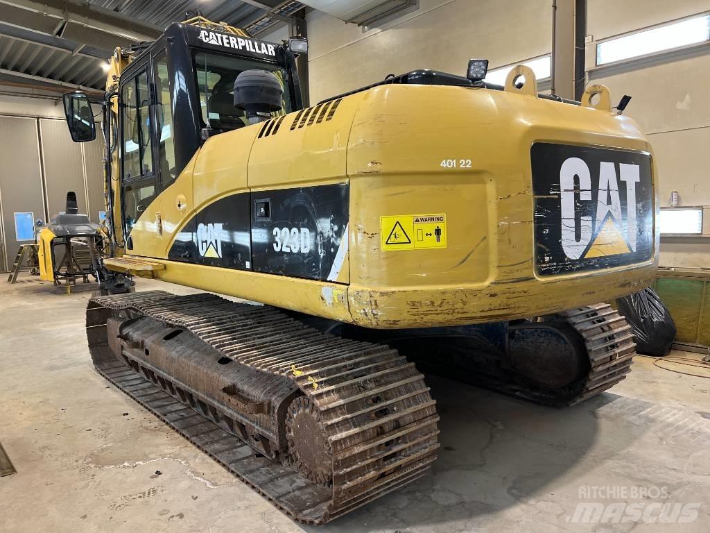 CAT 323 D L حفارات زحافة