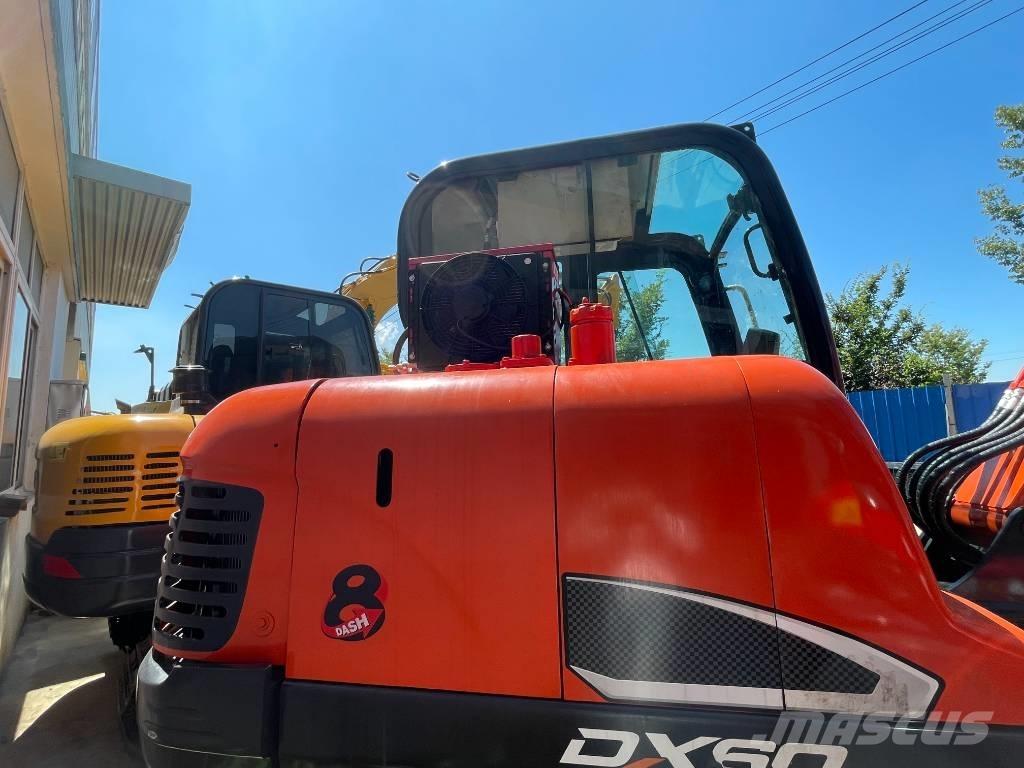 Doosan DX 60 حفارات زحافة