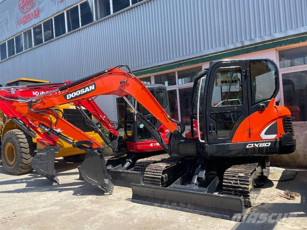 Doosan DX 60 حفارات زحافة