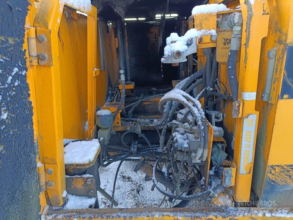 JCB JS 180 L حفارات زحافة