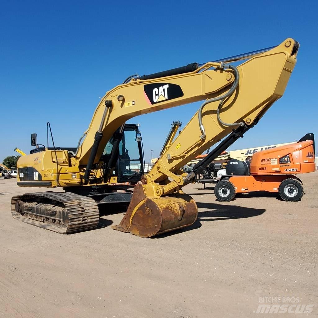 CAT 324 D L حفارات زحافة