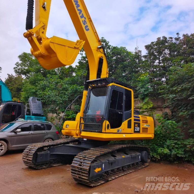 Komatsu PC 220-7 حفارات زحافة