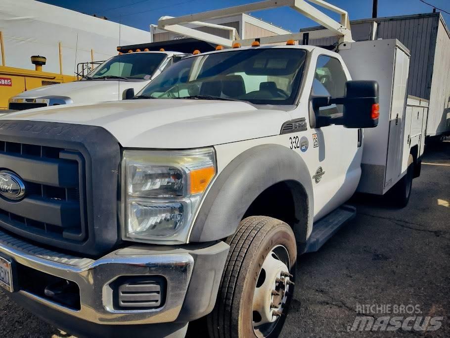 Ford F 550 شاحنات خفيفة/مفصلية الجوانب