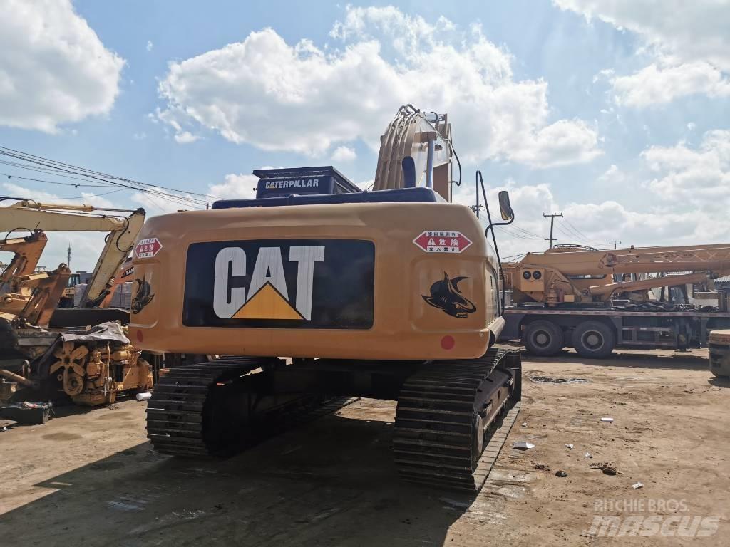 CAT 325DL حفارات زحافة