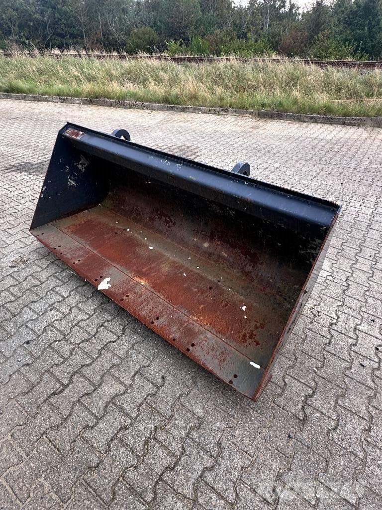 JCB Læsseskovl - 226cm دلاء