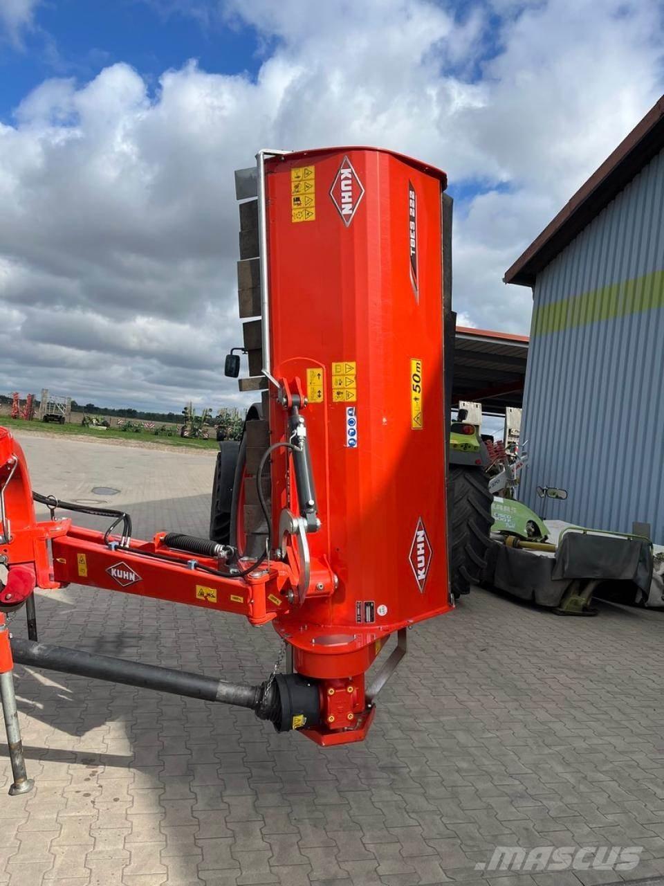 Kuhn TBE-S 222 جزازات وأغطية المراعي