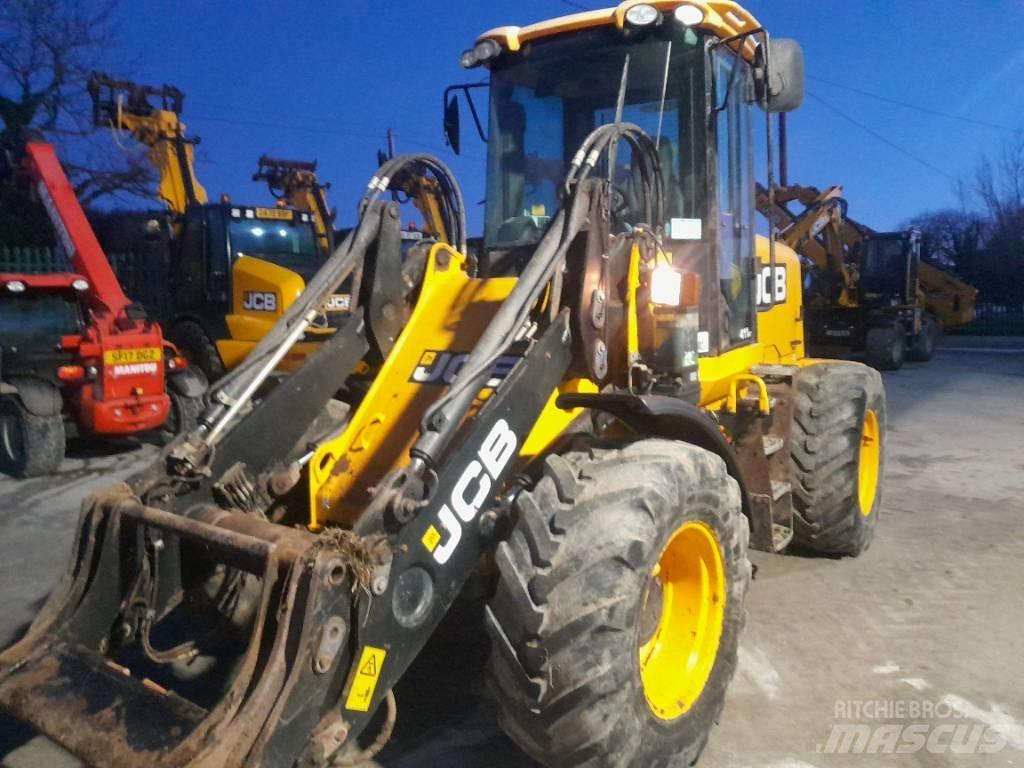 JCB 411 معدات مناولة لأغراض الزراعة