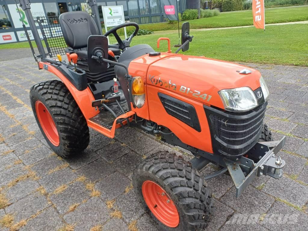 Kubota B1-241 جرارات مدمجة