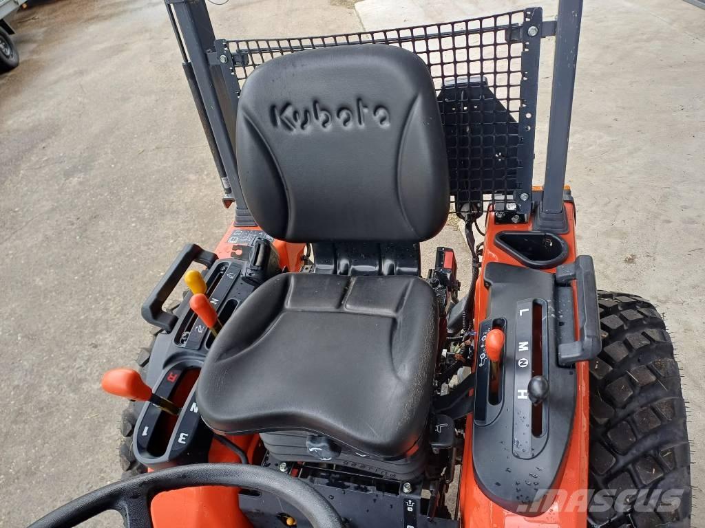 Kubota B1-241 جرارات مدمجة