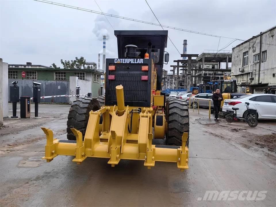 CAT 140H معدات تمهيد الطرق