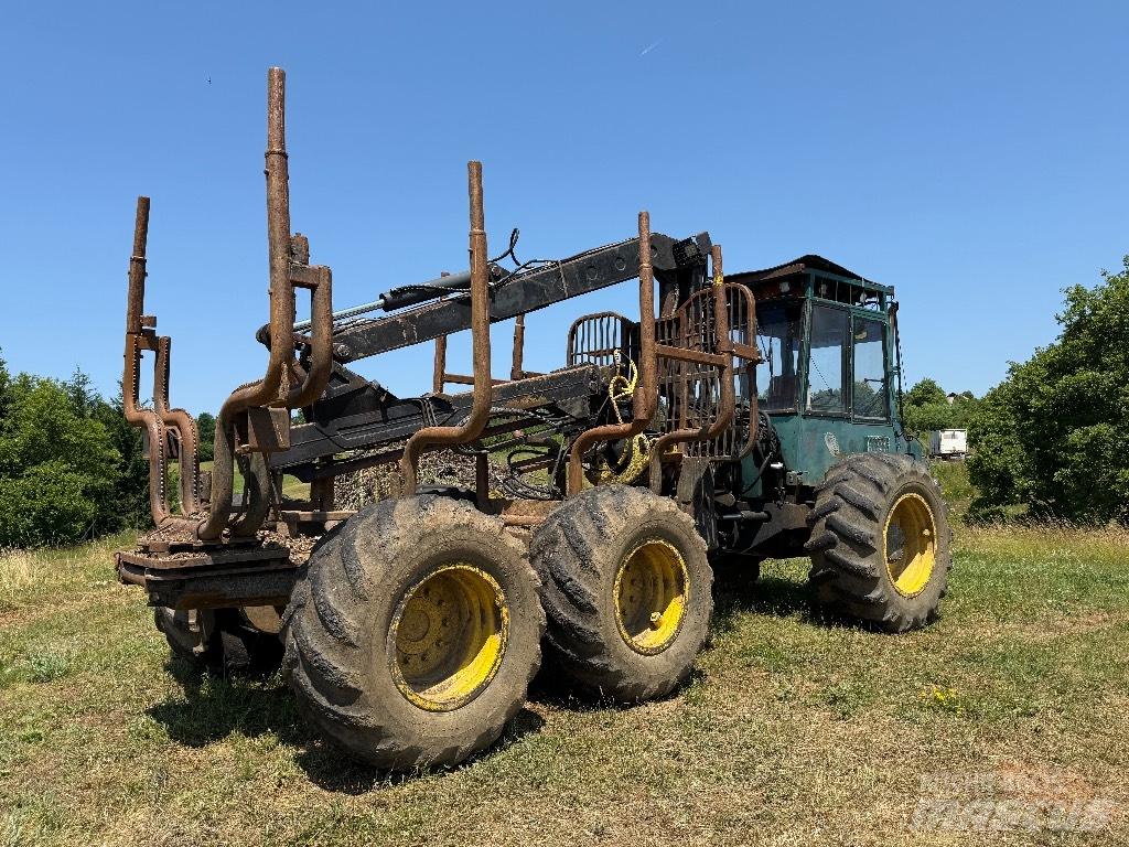 Timberjack 1010 شاحنات