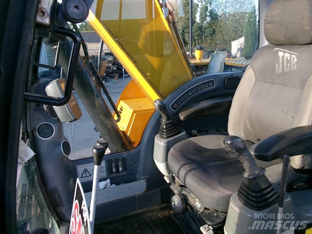 JCB JS 130 حفارات زحافة