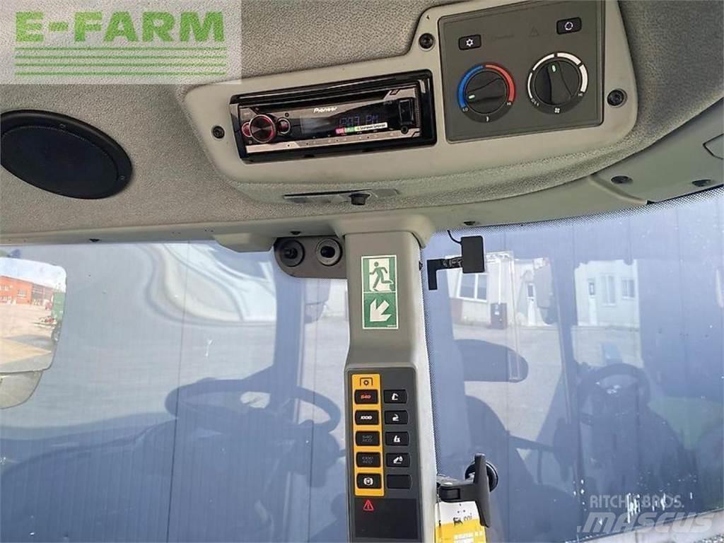 CLAAS arion 420 الجرارات