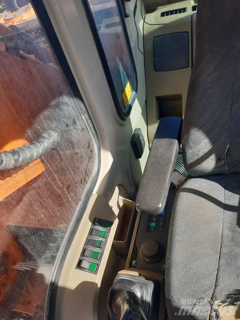 Daewoo DX340 LC V حفارات زحافة