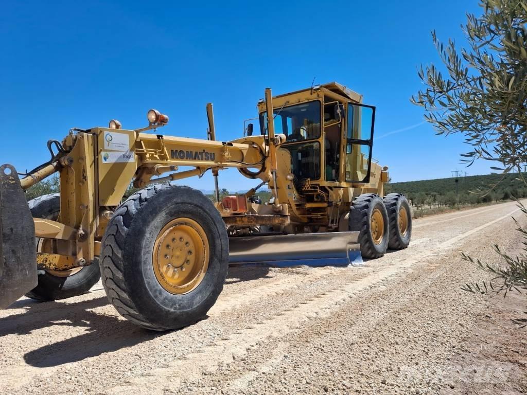 Komatsu GD 521 A-1E أخرى
