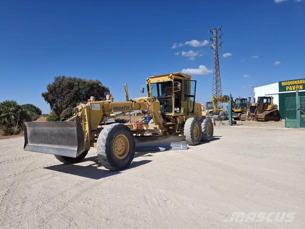 Komatsu GD 521 A-1E أخرى