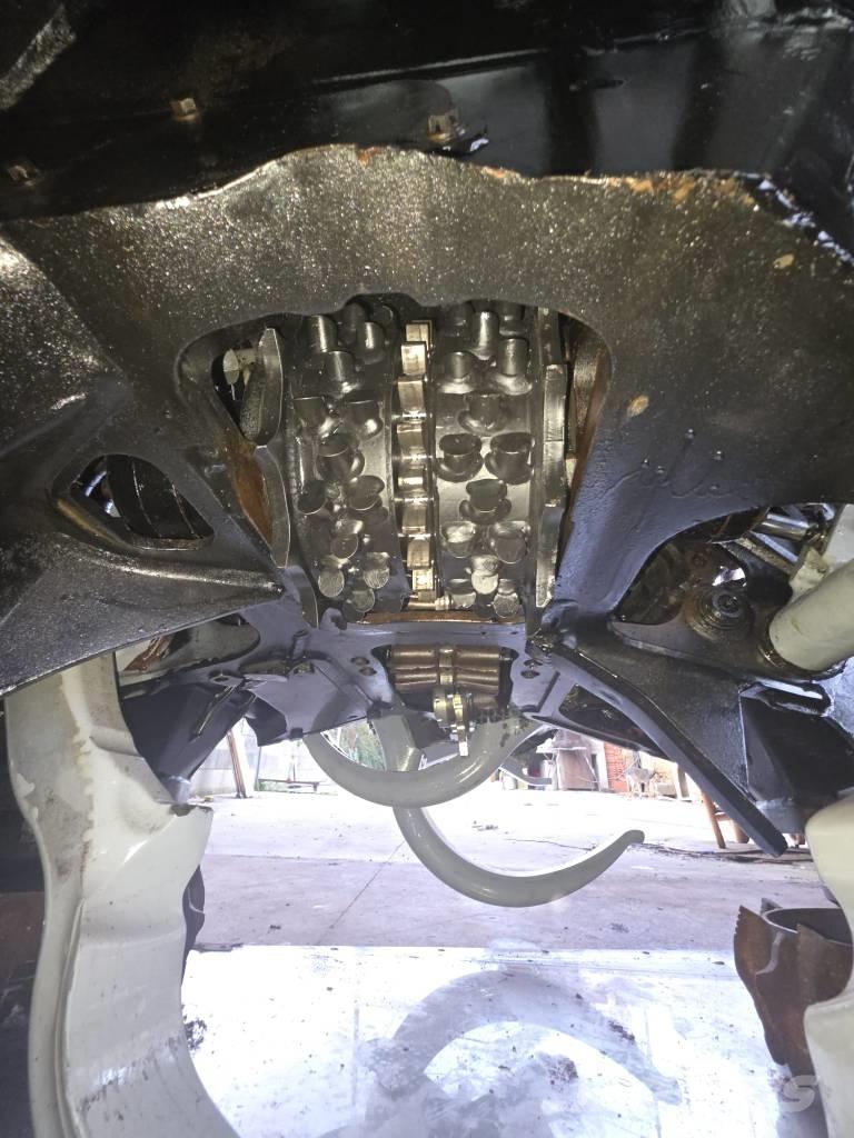 Komatsu C 124 رؤوس حصادات