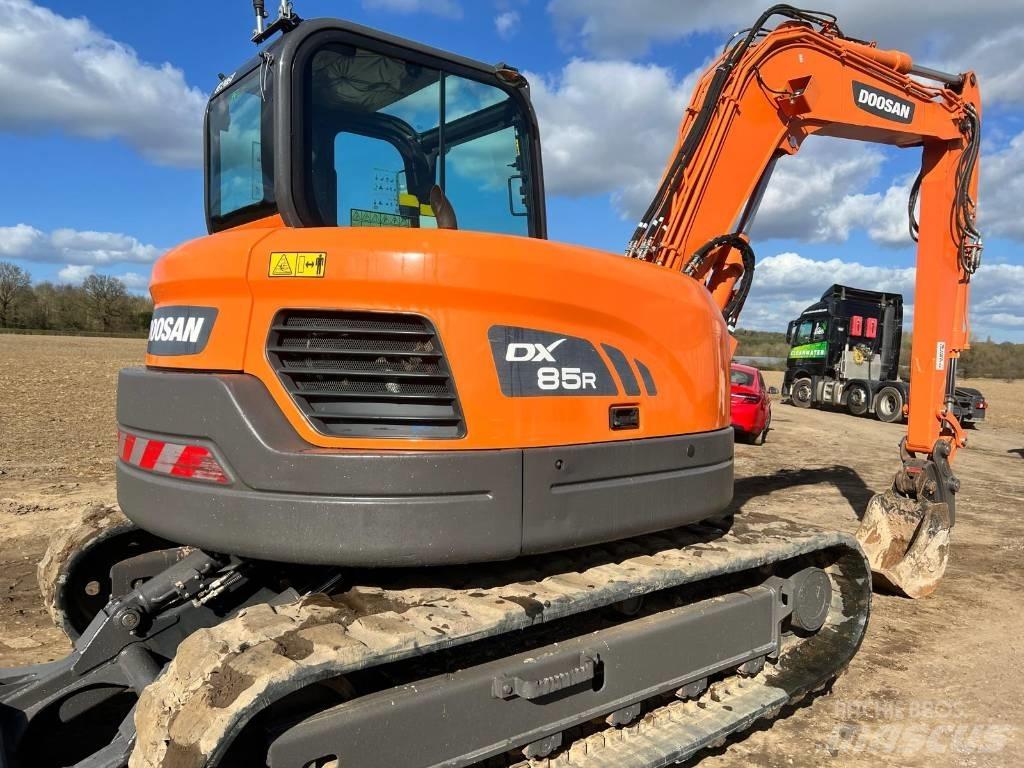 Doosan DX 85 R حفارات وسط 7 طن - 12 طن