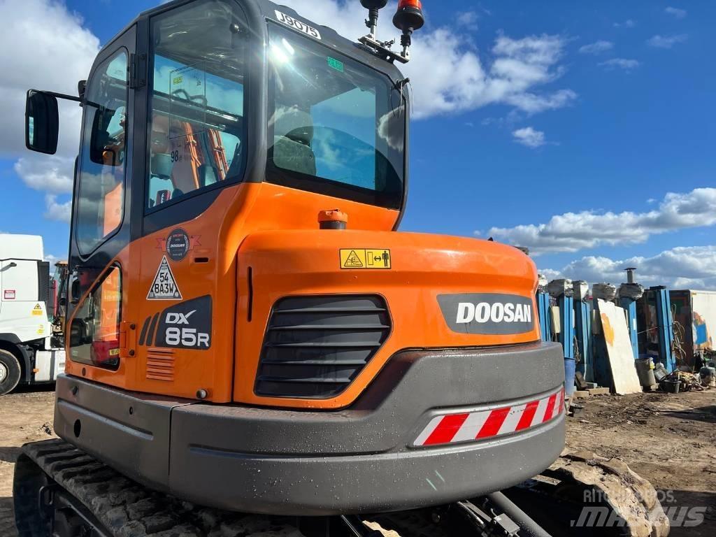 Doosan DX 85 R حفارات وسط 7 طن - 12 طن