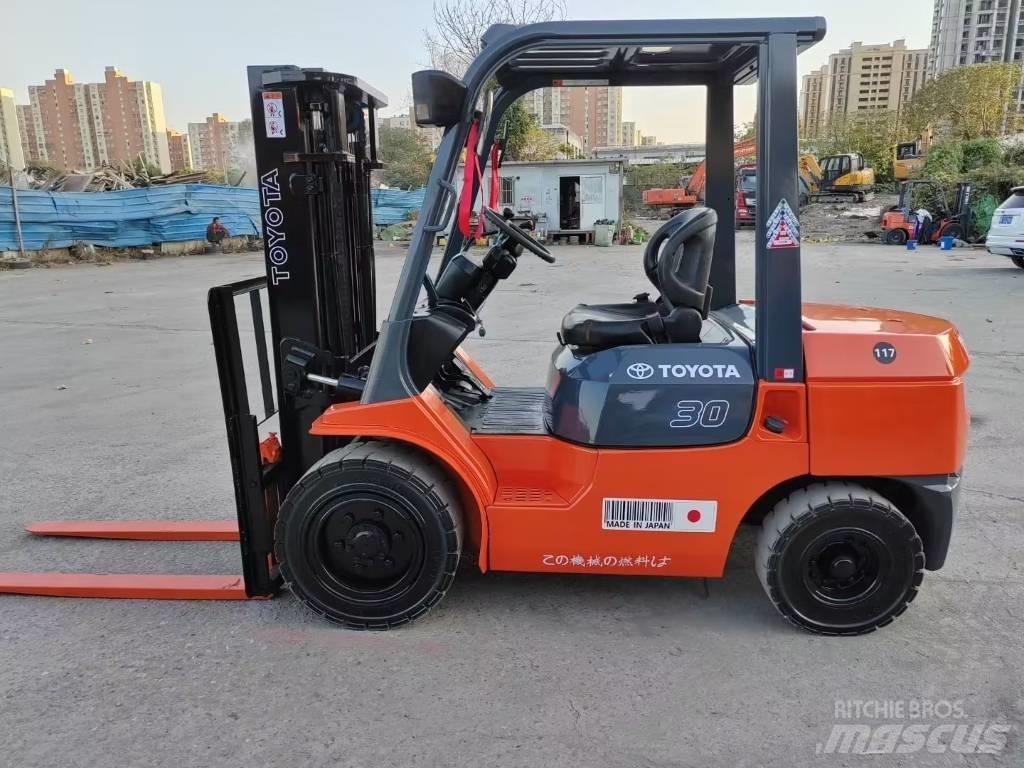 Toyota FD 30 شاحنات الديزل