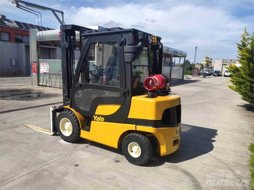 Yale GLP30VX شاحنات LPG