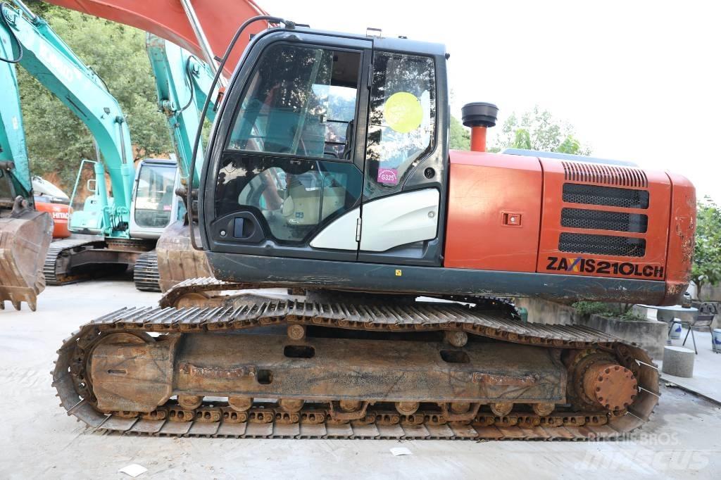 Hitachi ZX 210 LC-6 حفارات زحافة