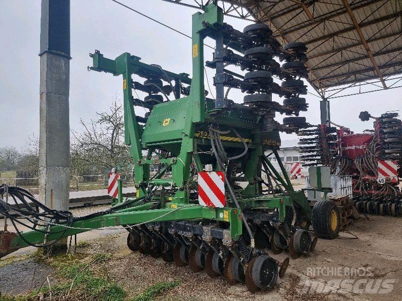 John Deere 750A ماكينات زراعية أخرى