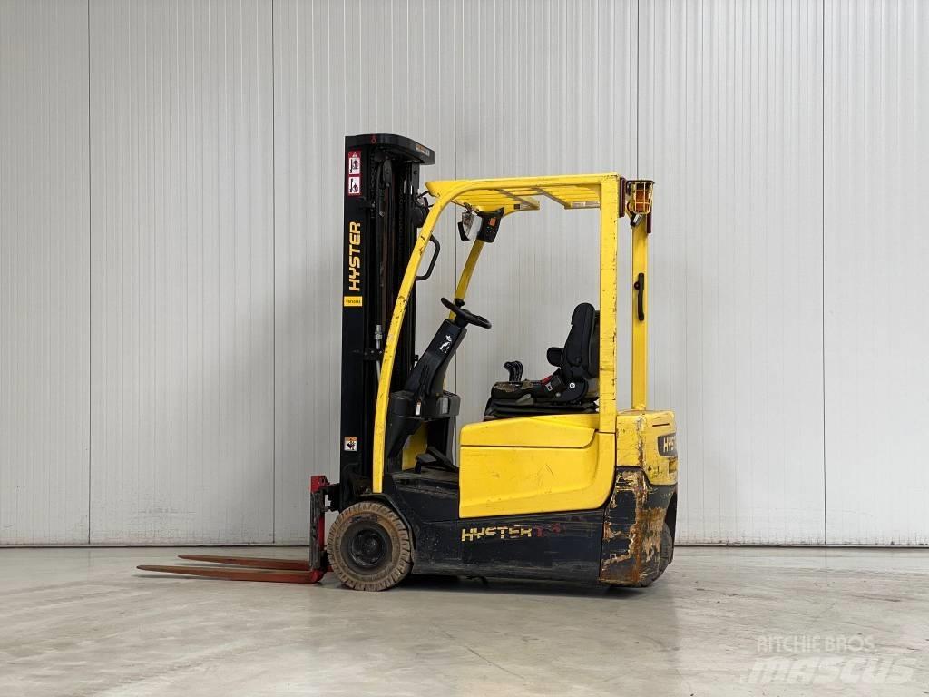 Hyster A1.5XNT شاحنات ذات رافعات شوكية تعمل بالكهرباء