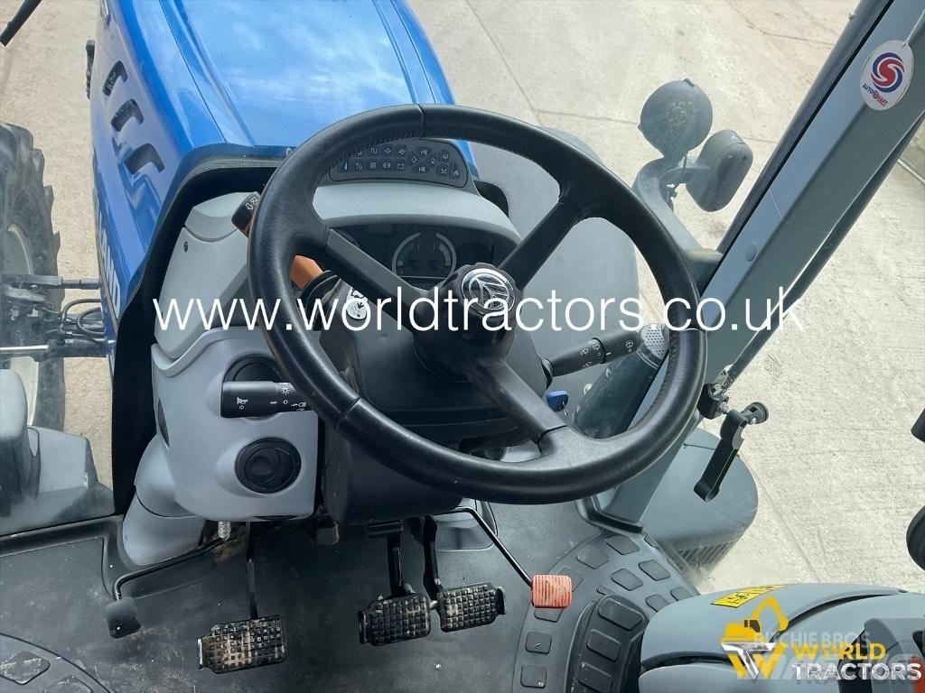 New Holland T 7.210 الجرارات