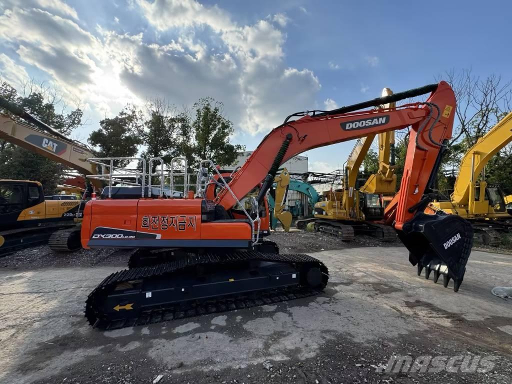 Doosan DX300 حفارات زحافة