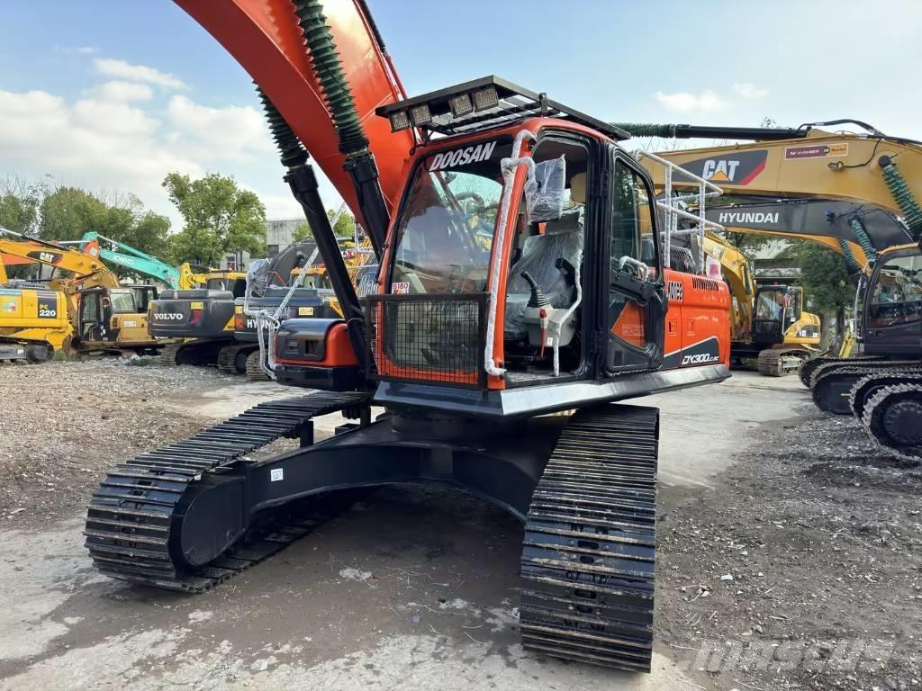 Doosan DX300 حفارات زحافة