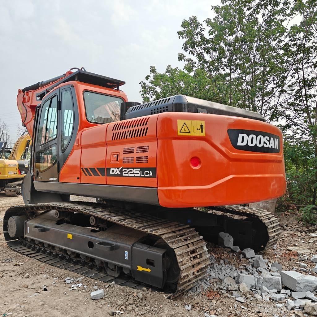 Doosan DX225-9C حفارات زحافة
