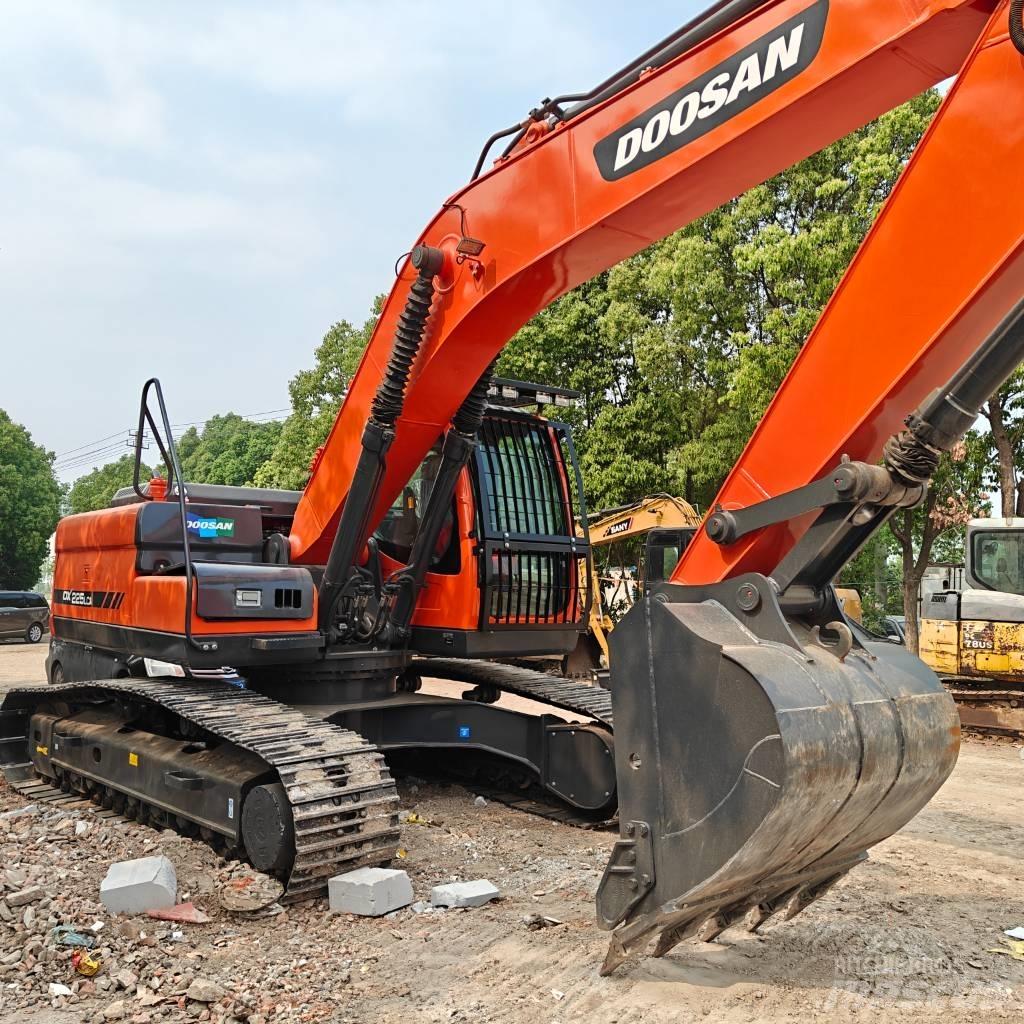 Doosan DX225-9C حفارات زحافة