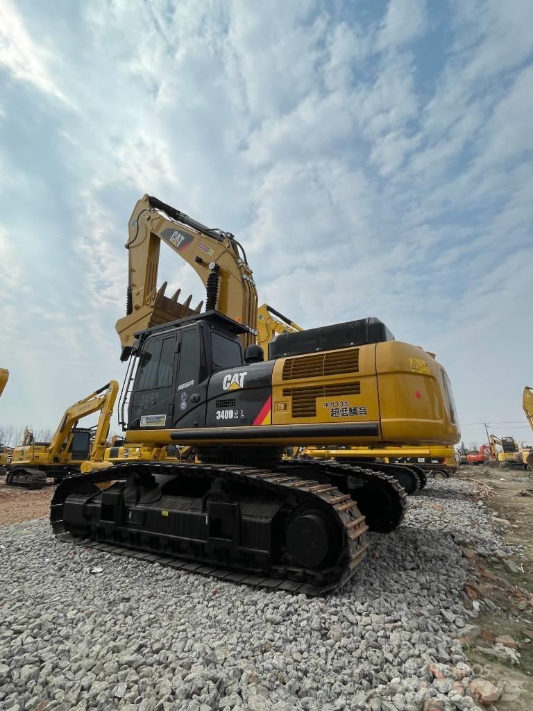 CAT 340 حفارات زحافة