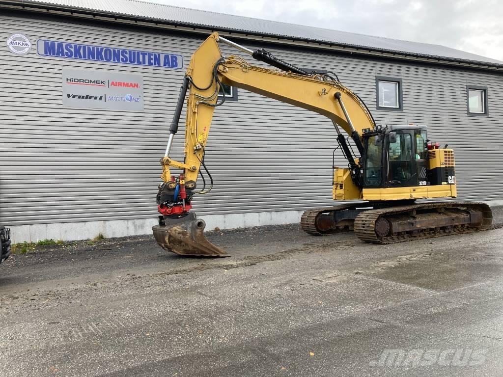 CAT 321 D L حفارات زحافة