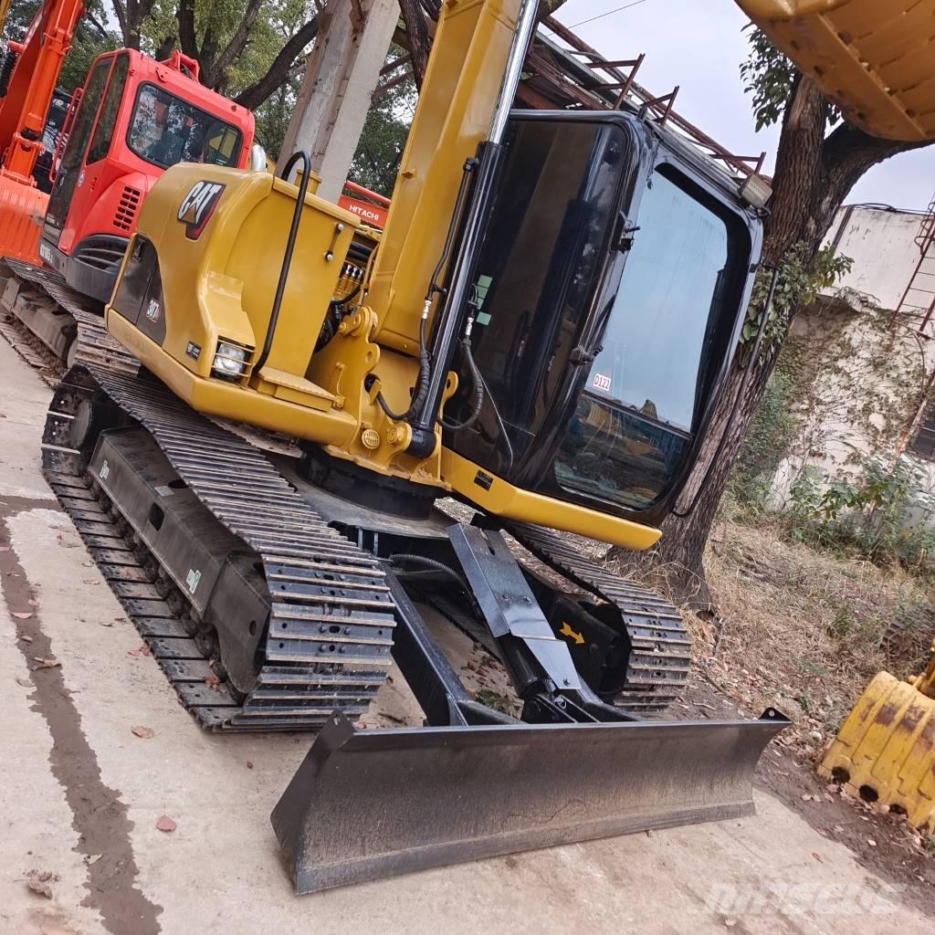 CAT 307D حفارات وسط 7 طن - 12 طن