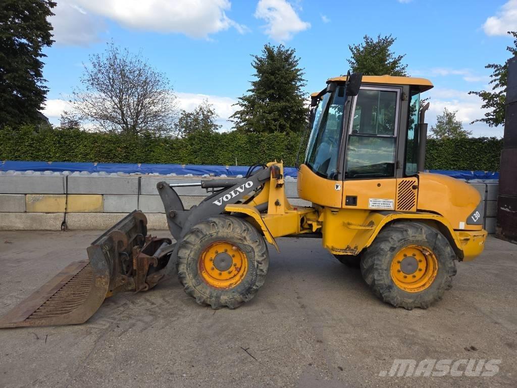 Volvo L 30 D لوادر بعجل