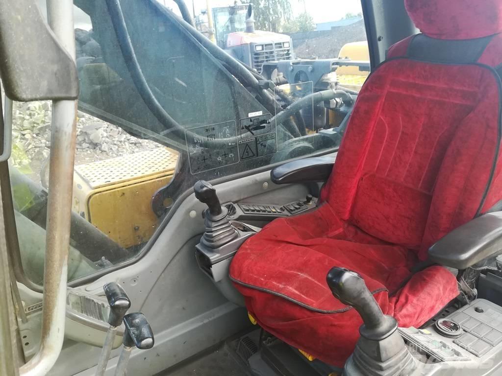 Volvo EC 290 B LC حفارات زحافة