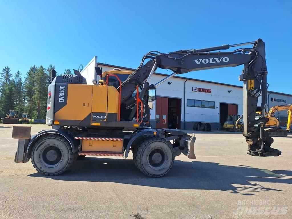 Volvo EWR 150 E حفارات بعجل