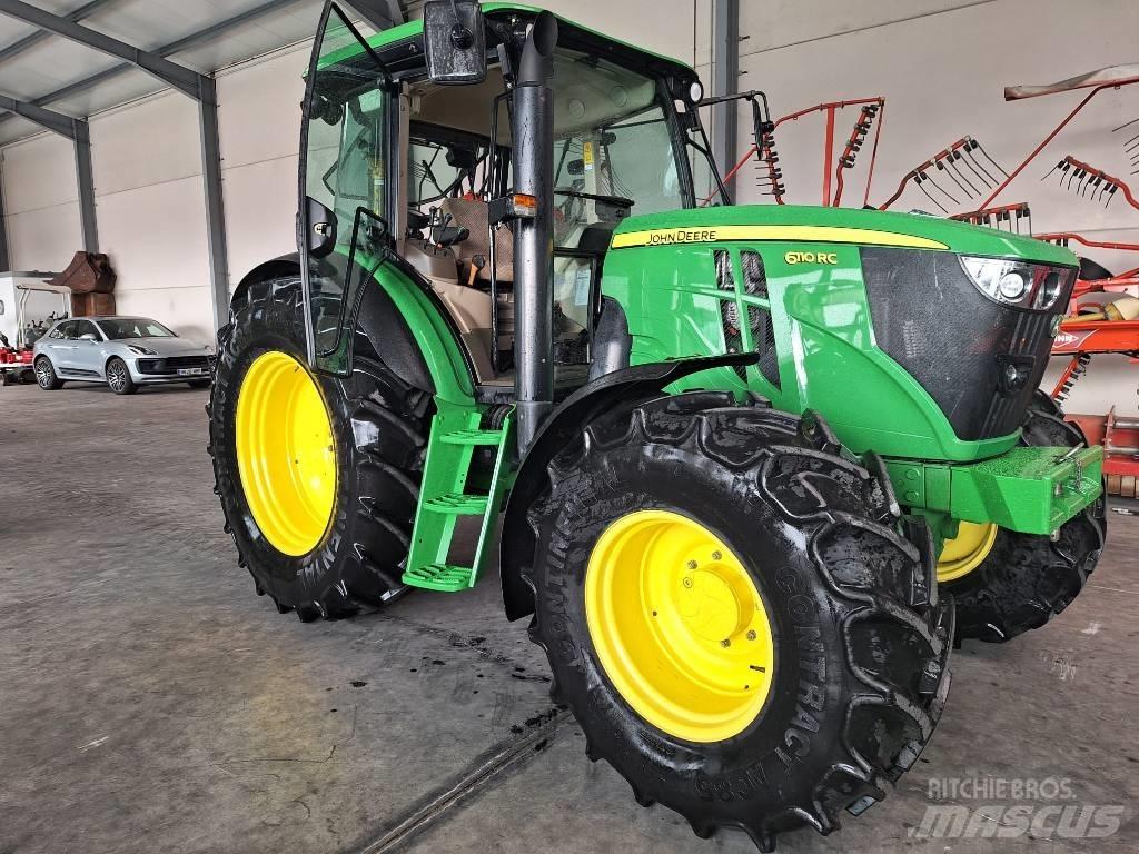 John Deere 6110 RC الجرارات