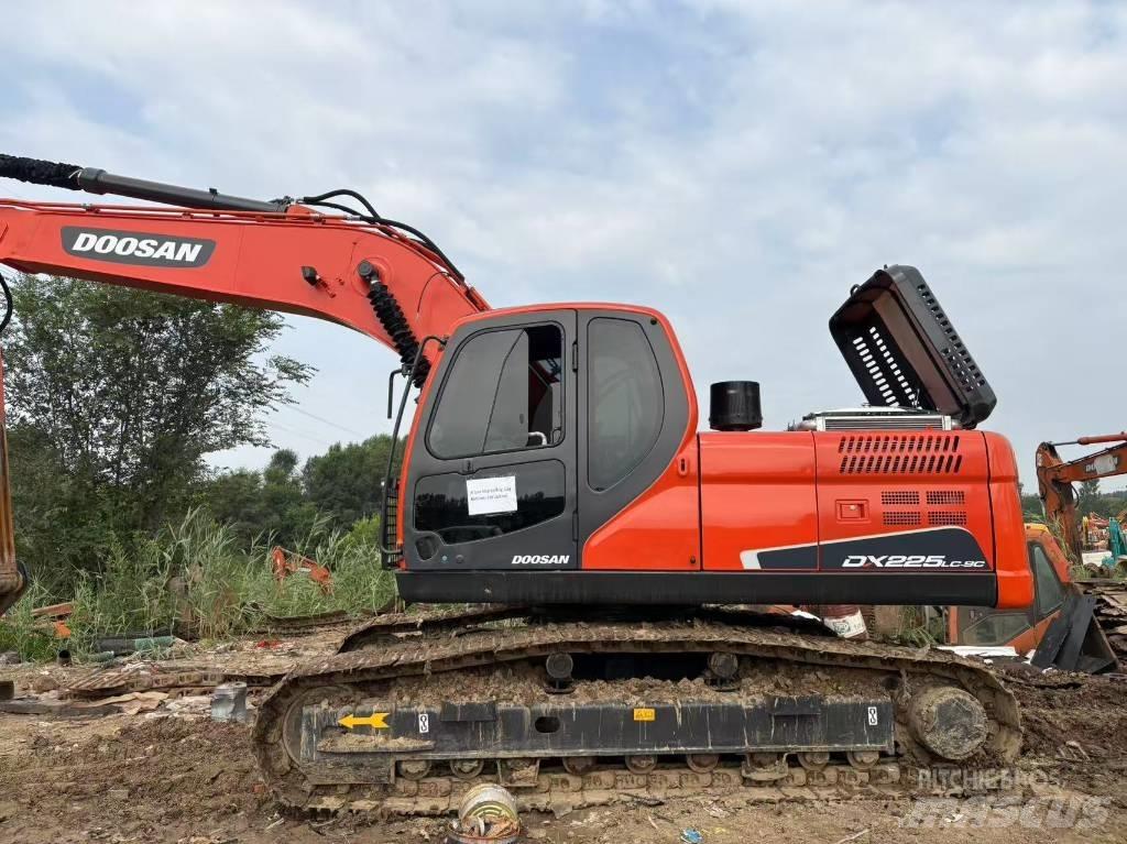 Doosan DX225LC-9C حفارات زحافة