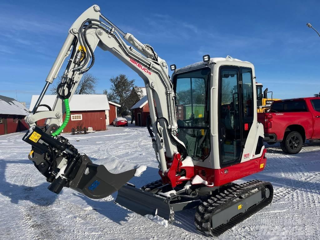 Takeuchi TB225 حفارات صغيرة أقل من 7 طن (حفارات صغيرة)