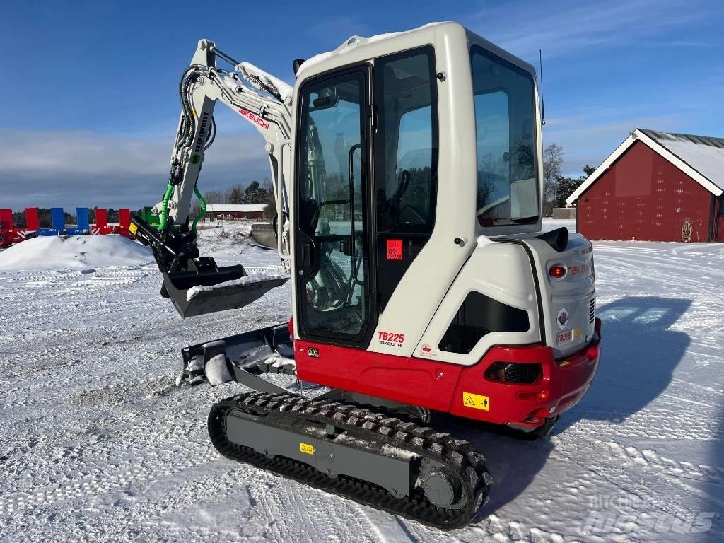 Takeuchi TB225 حفارات صغيرة أقل من 7 طن (حفارات صغيرة)