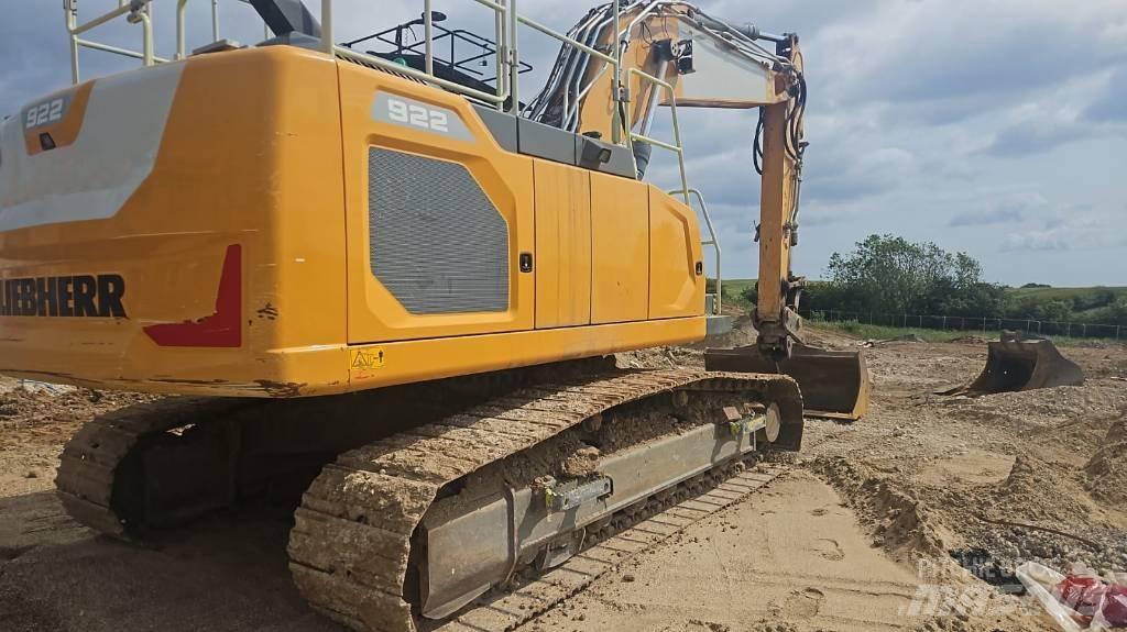 Liebherr R 922 LC حفارات زحافة